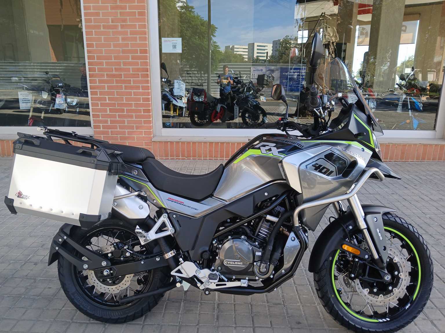 Cyclone RX4 EXPLORER
