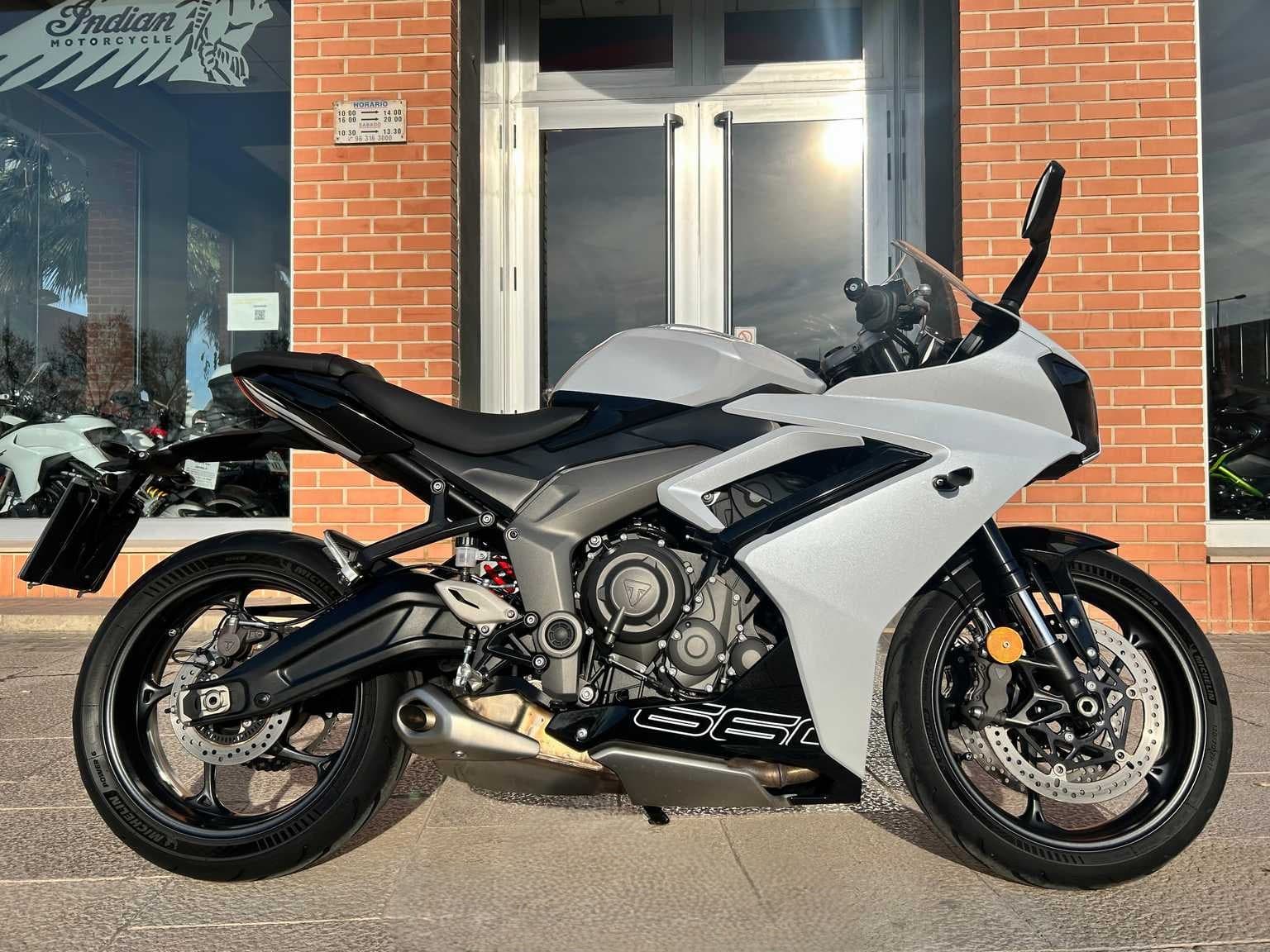 Triumph DAYTONA 660