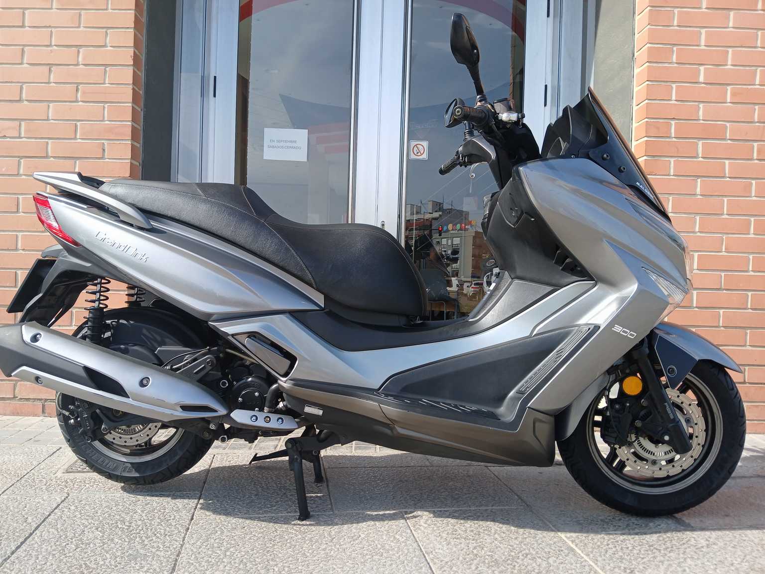 Kymco GRAND DINK 300