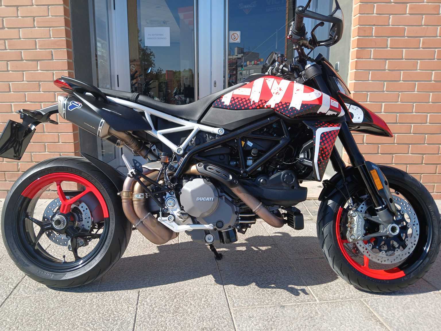Ducati HYPERMOTARD 950